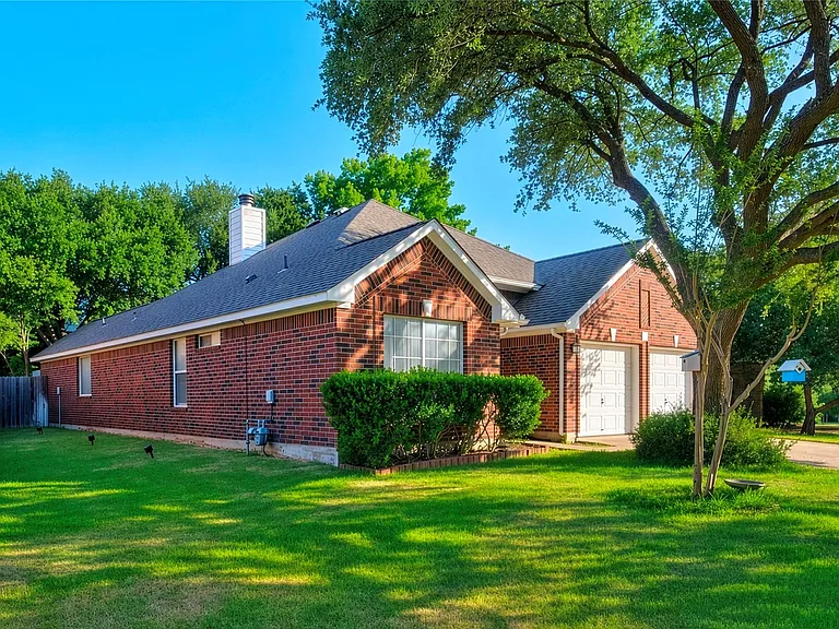 8248 Montoya Cir — Photo 3