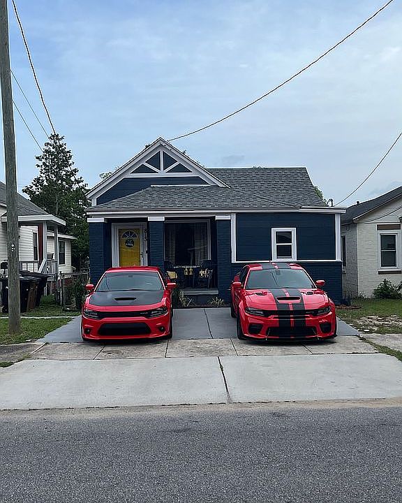 1st image of 813 W Belmont St