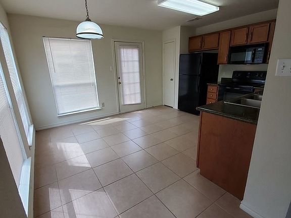 5th image of 4038 Southern Trace Dr