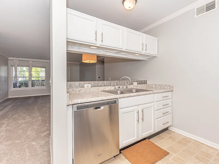 2646 S Knightsbridge Cir #1 — Photo 14