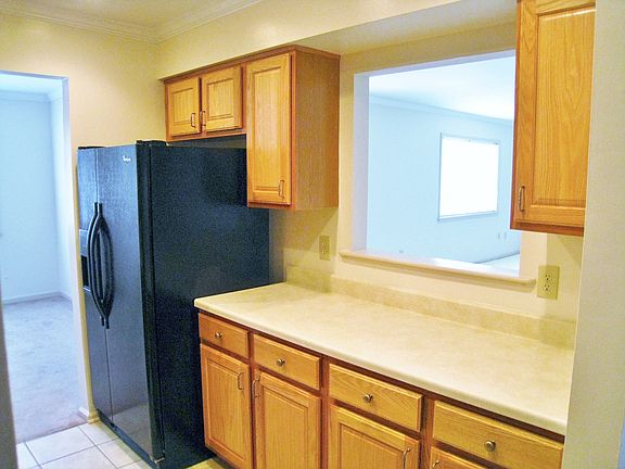 2nd image of 155 Oakbrook Cmns