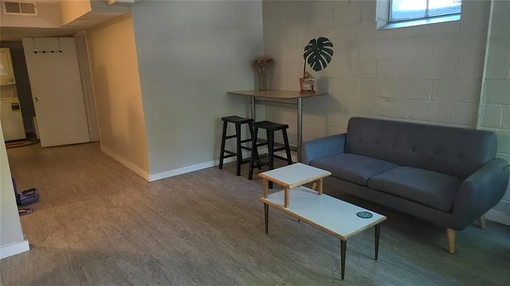 1 bed, 1.0 bath, $1,500 — Photo 4