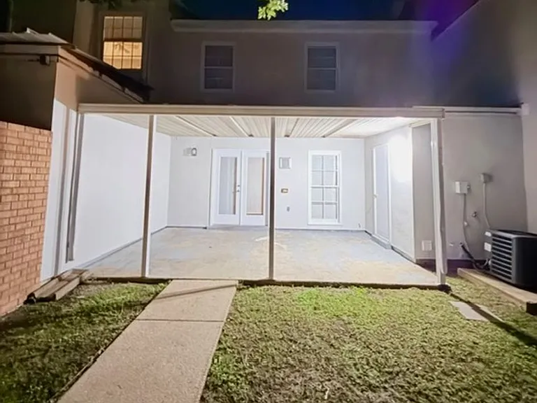 2066 Rexford Rd — Photo 14
