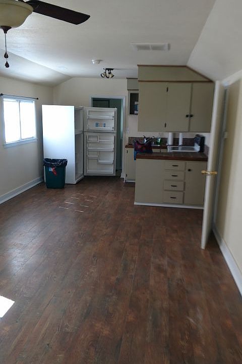 2nd image of 912 Howard Ave