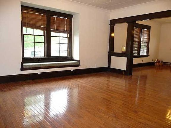 4th image of 723 N 31st St