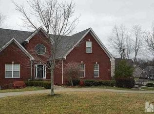 1109 Crosstimbers Dr, Louisville, KY 40245
