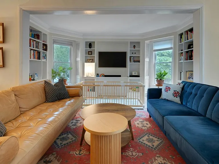 8 Franklin Pl — Photo 6