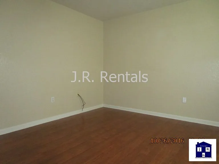 1506 Creek St — Photo 34