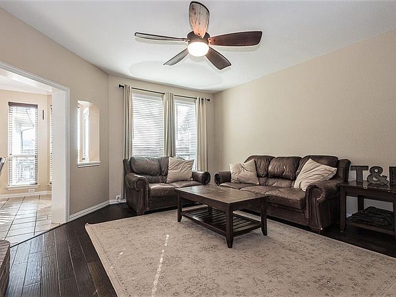 4th image of 3964 Sunflower Ln