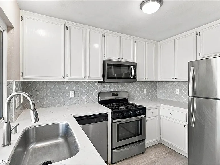 4815 Castle Rock Ct — Photo 14