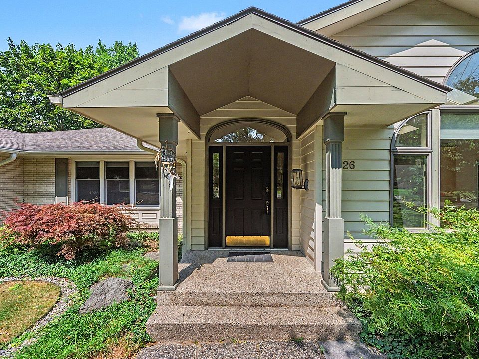 1st image of 1926 Greenbriar Dr
