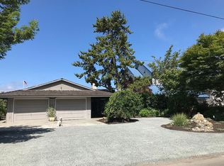 7568 Maxwelton Rd, Clinton, WA 98236