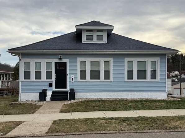 816 N 1st St, Dennison, OH 44621