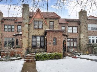 6467 82nd St, Middle Village, NY 11379