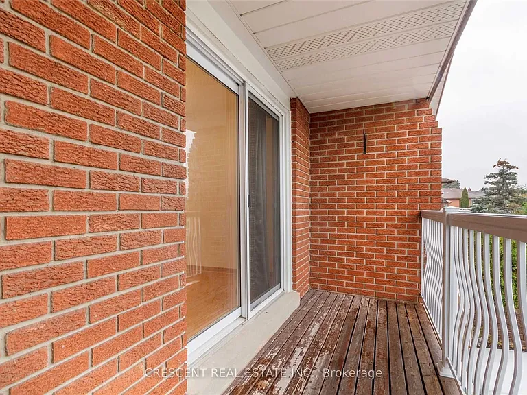 4036 Dunmow Cres #UPPER — Photo 11