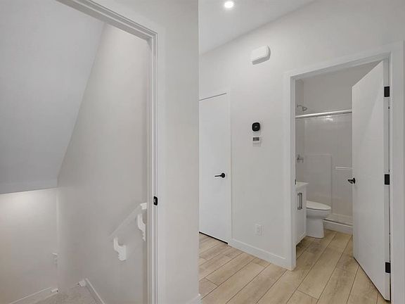4th image of 423 N Legacy Cir SE