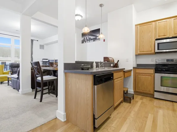 3 Greenwich Dr APT 97, Jersey City, NJ 07305