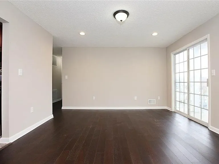 155 Darwin Ln — Photo 7