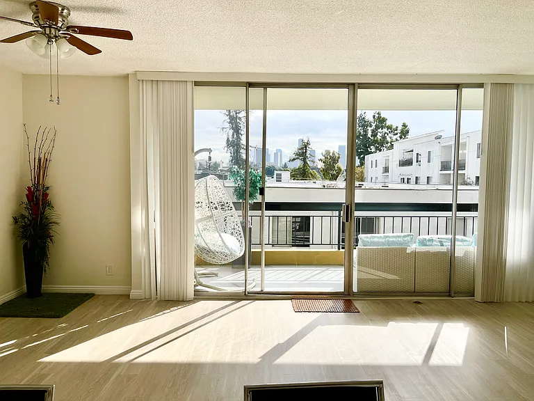Occidental Towers Apartments — Photo 77