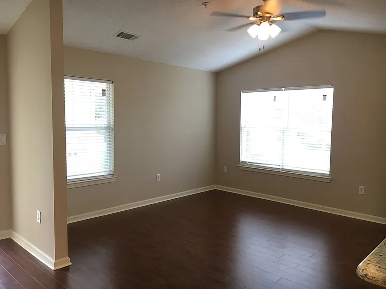 Signature Pointe — Photo 107