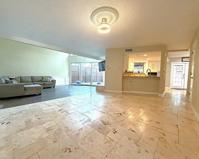 1725 Ashland Ave — Photo 5