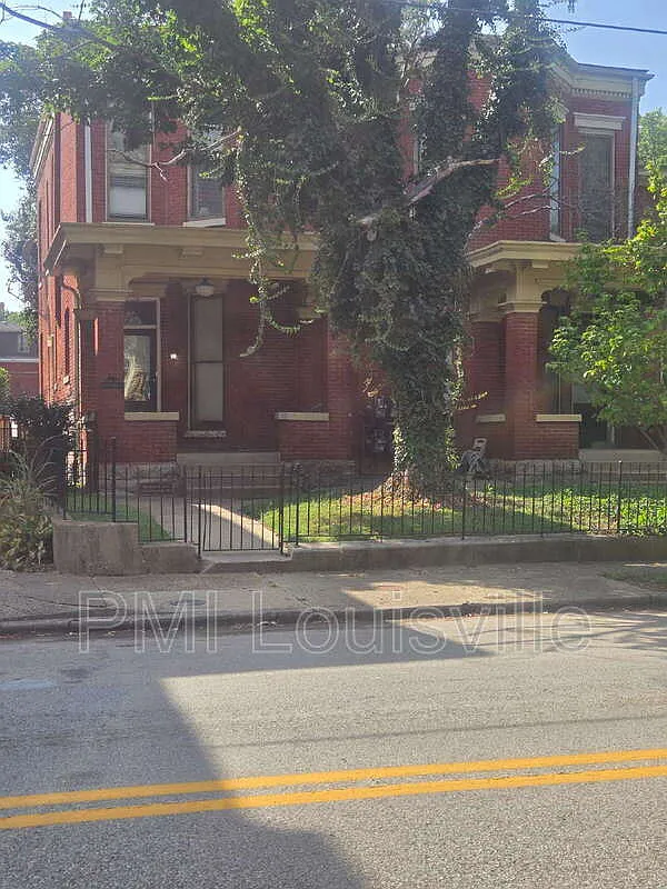 2 bed, 1.0 bath, 832 sqft, $1,130 — Photo 3
