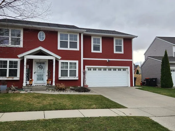 2718 Red Bud Dr, Zeeland, MI 49464