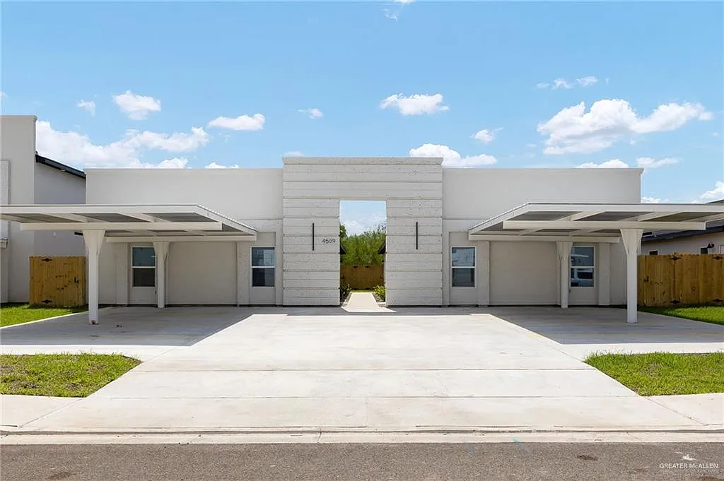 3 bed, 2.0 bath, 980 sqft, $1,275 — Photo 1
