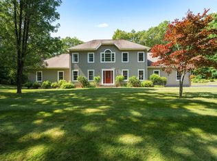 360 Raymond Hill Rd, Uncasville, CT 06382