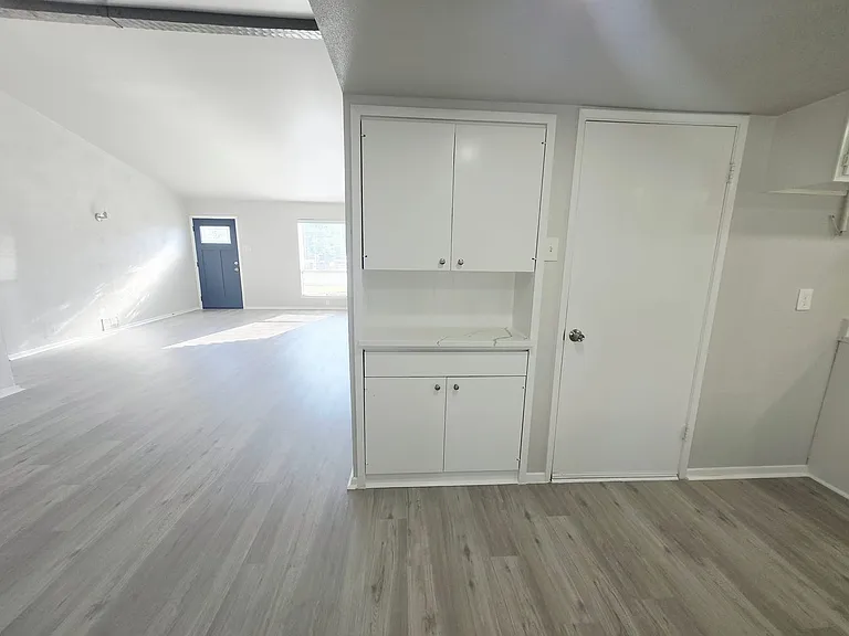 734 Spring Lake Dr — Photo 11
