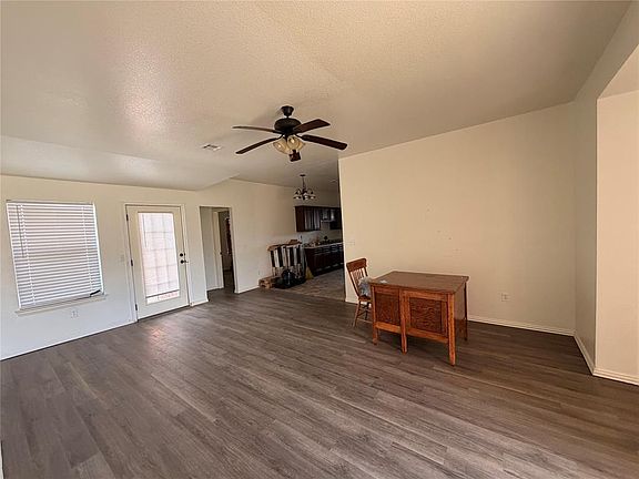 3rd image of 4913 Travertine Dr