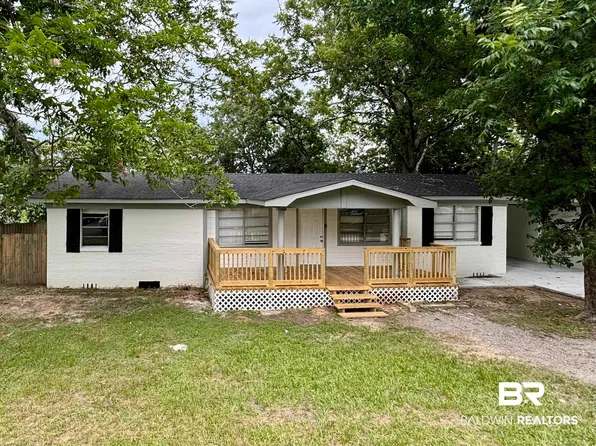 466 Pinehill Dr, Mobile, AL 36606