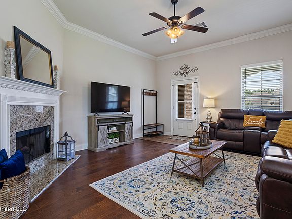 3rd image of 457 Palm Breeze Dr