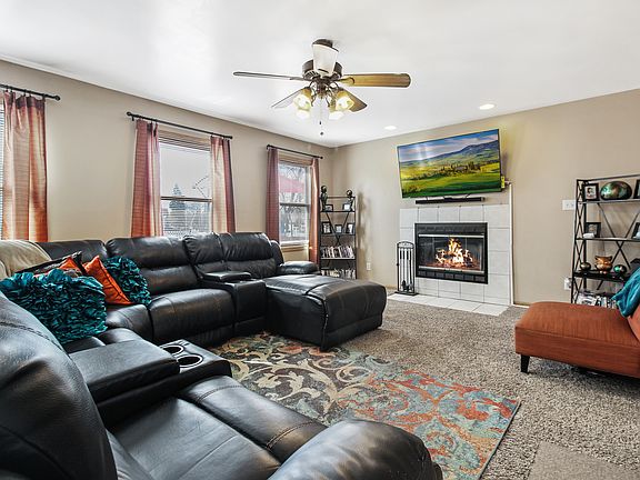 3rd image of 3744 Higgins Park South St