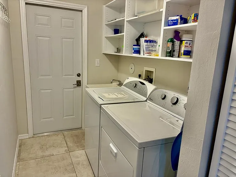 448 Parkhouse Ct — Photo 10