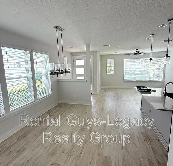 409 Crestview Dr — Photo 6