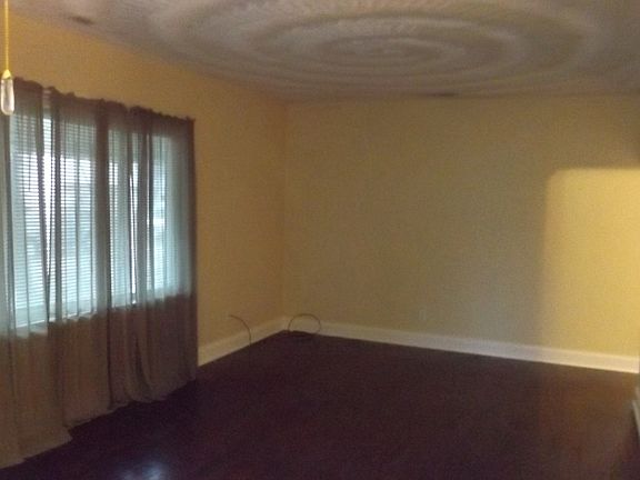 3rd image of 2714 McKann Ave