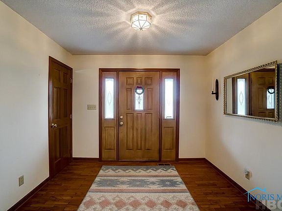 4th image of 815 Bitterbrush Ln