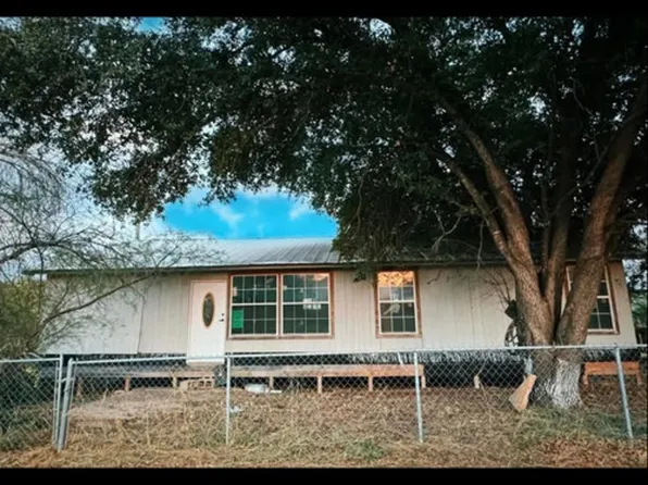 308 NE Copp Street, Cotulla, TX 78014