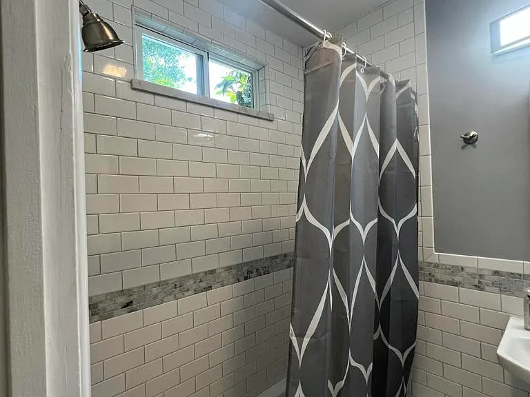 253 E Center St — Photo 13