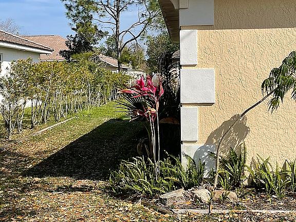 3rd image of 13 Rosecroft Ln