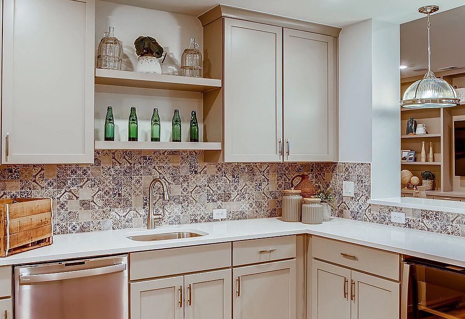 Rising Moon Model Finished Basement Wet Bar