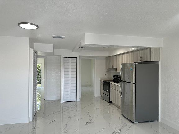 5th image of 98 NE 36th Ct #90