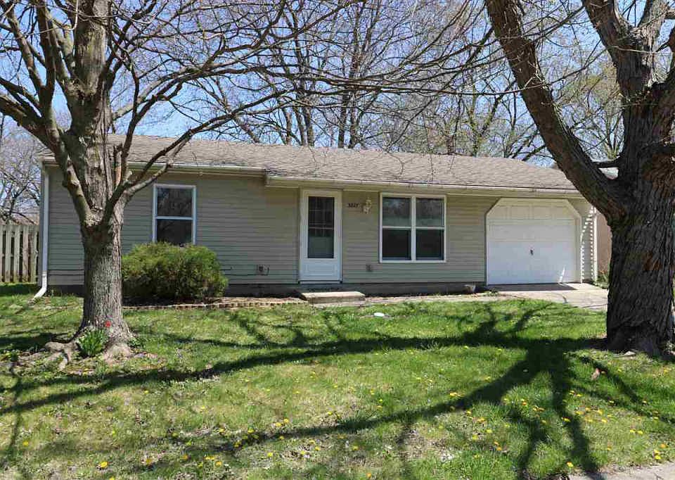 1st image of 3227 Chaucer Dr