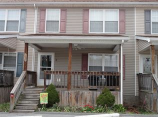 9861 New Hope Rd, Bluefield, WV 24701