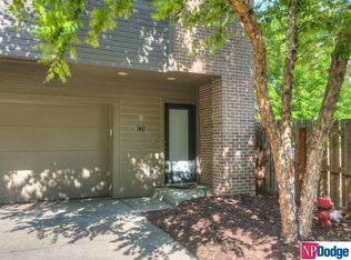 124 Dundee Ridge Ct, Omaha, NE 68132