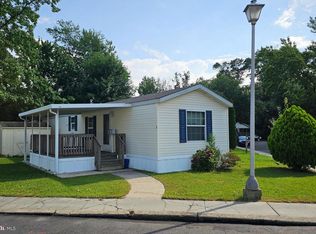 1 Sterling Ct, East Windsor, NJ 08520