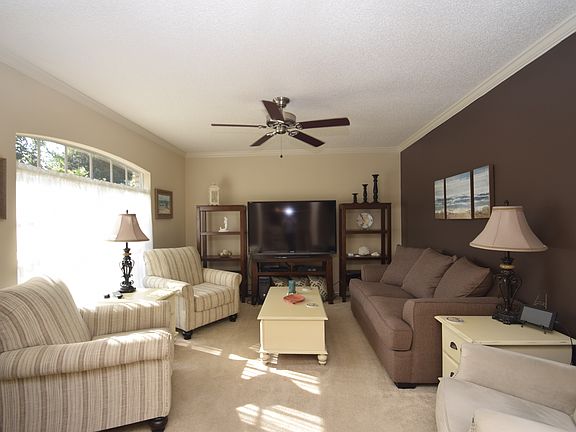 3rd image of 1815 Amboy Dr