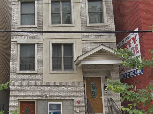416 Bergen Ave Floor 3, Jersey City, NJ 07304