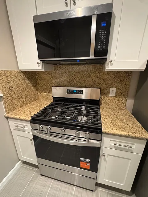 2 bed, 1025 sqft, $2,750 — Photo 2